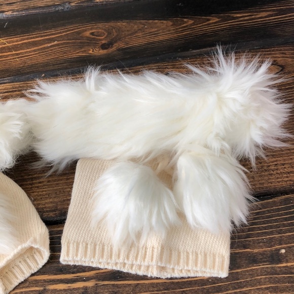 Country Kids Girls Ivory Faux Fur Boot Cuffs - Picture 2 of 7